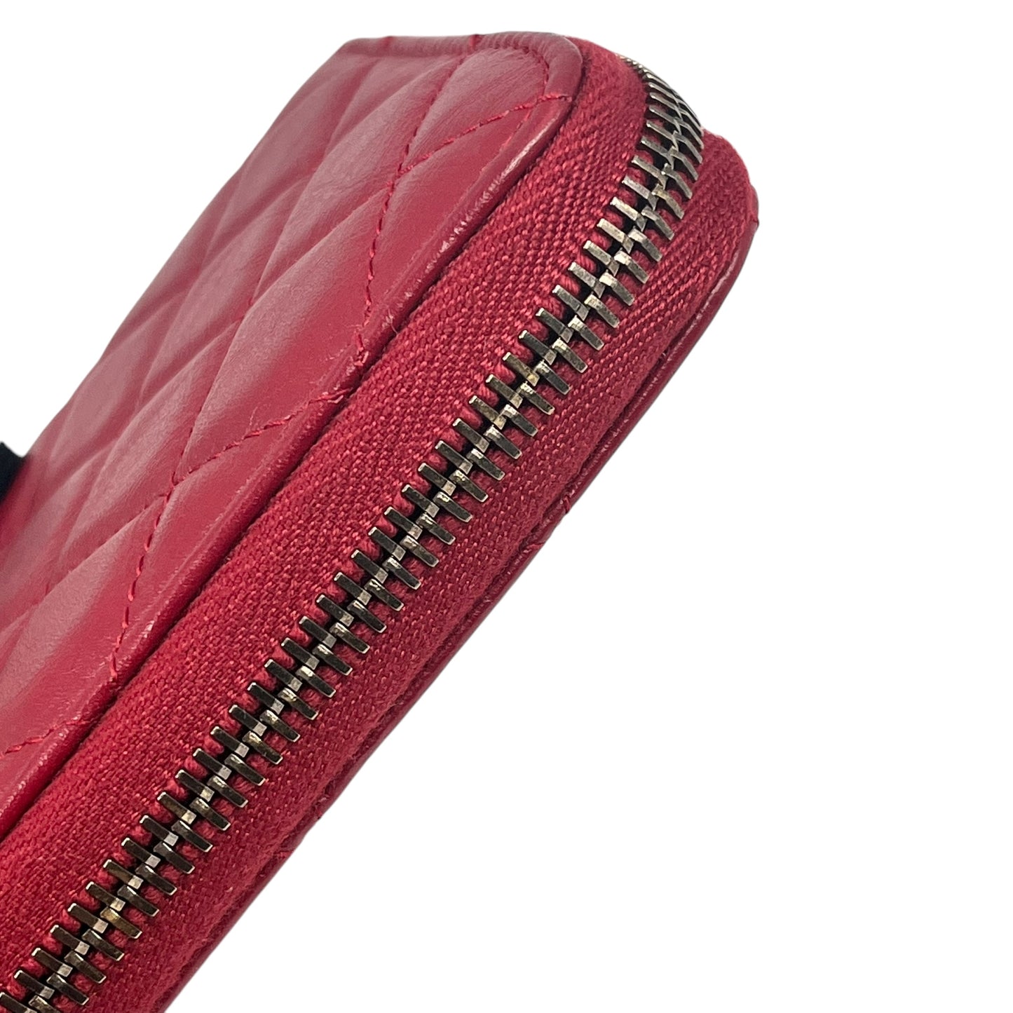 CHANEL Matelasse 2.55 Round Fastener