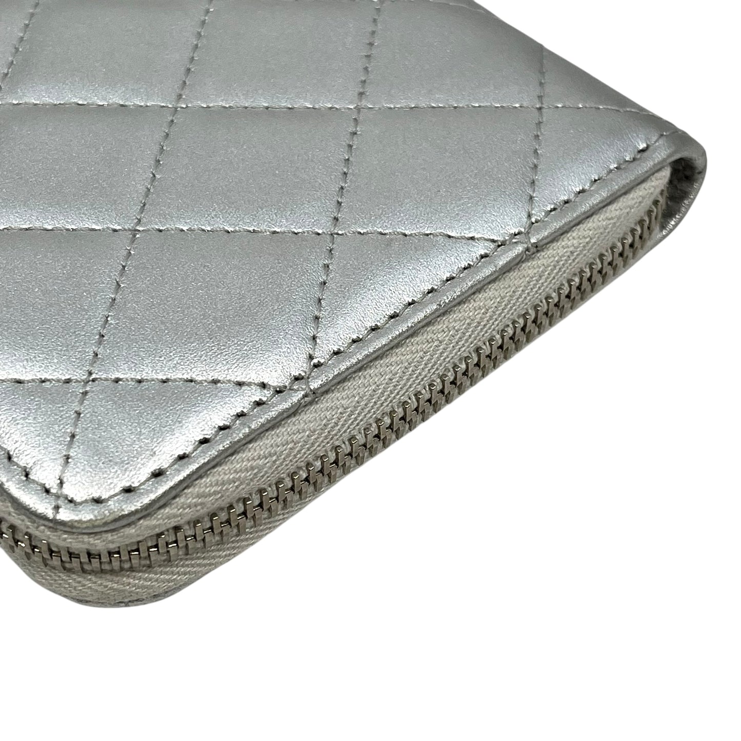 CHANEL Matlass Round Zipper Cocomark Silver
