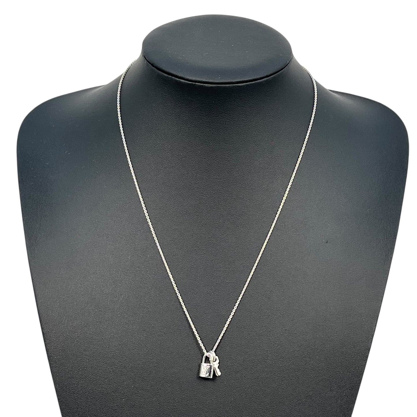 Louis Vuitton Pandantif Lockit Necklace