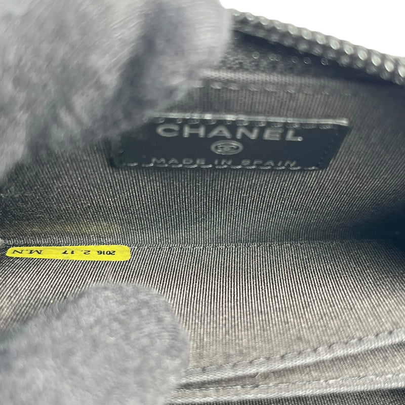 CHANEL CC Logo Caviarskin Zippy Card Case - Black