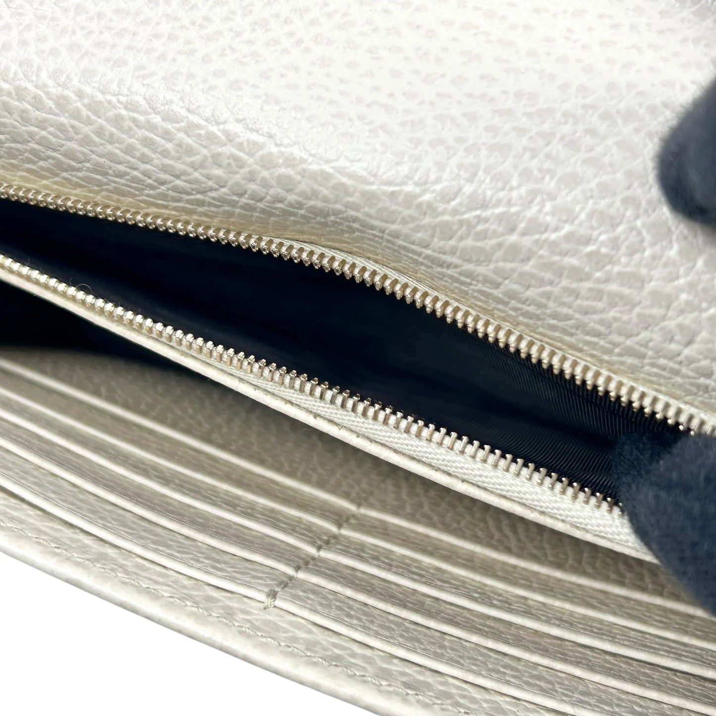 GUCCI Interrocking G Chain Wallet Shoulder Bag - Cream White