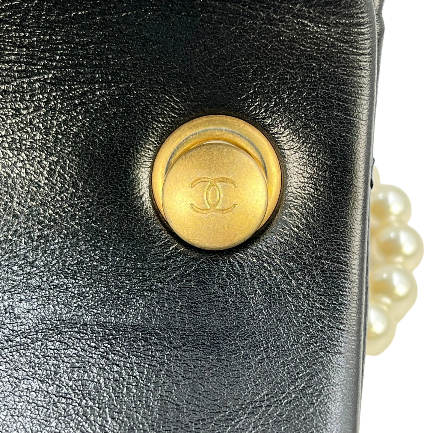 CHANEL Matelasse Lambskin Pearl Chain Shoulder Bag - Black