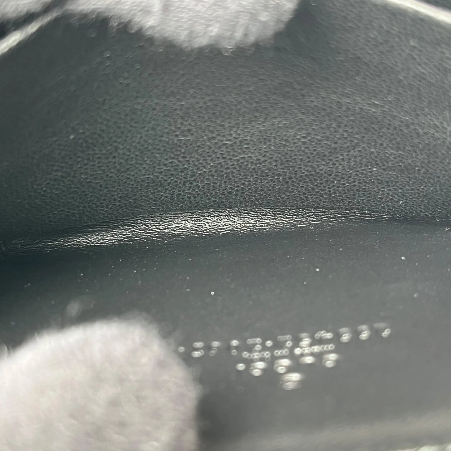 GUCCI GG Leather Round Zip Coin Case - Black 