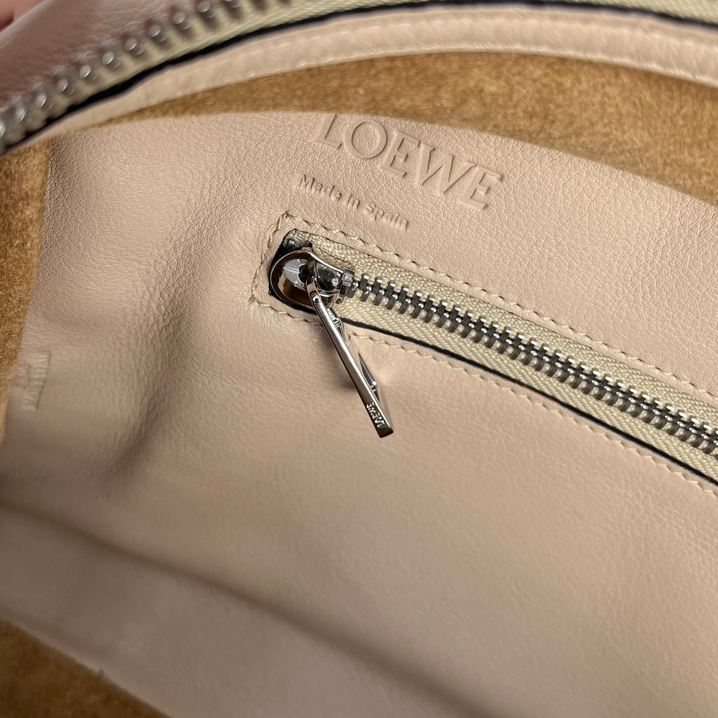 LOEWE Amazona 28 Shoulder Bag Beige