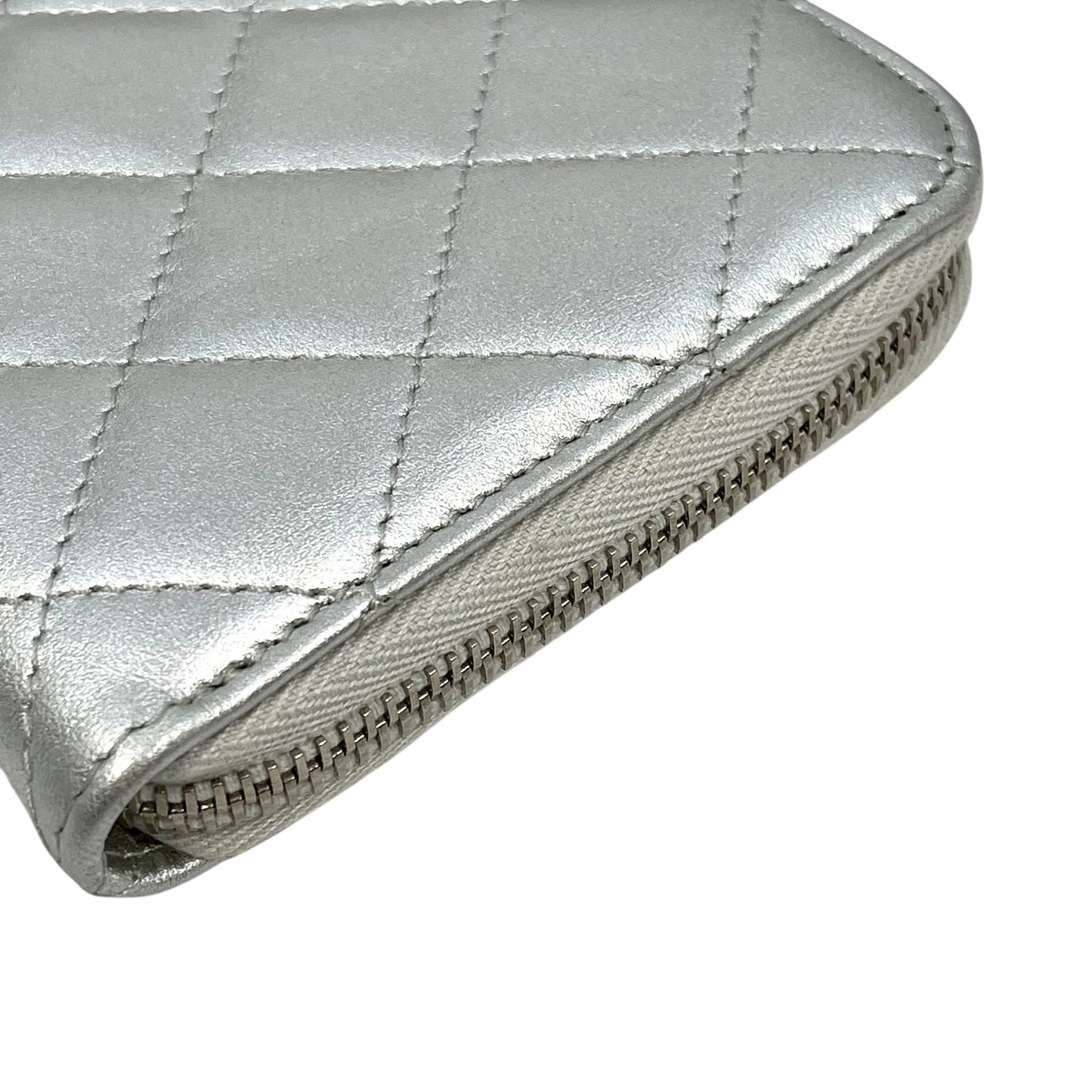 CHANEL Matlass Round Zipper Cocomark Silver