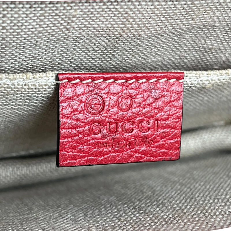 GUCCI Interlocking G Chain Shoulder Bag - Red 