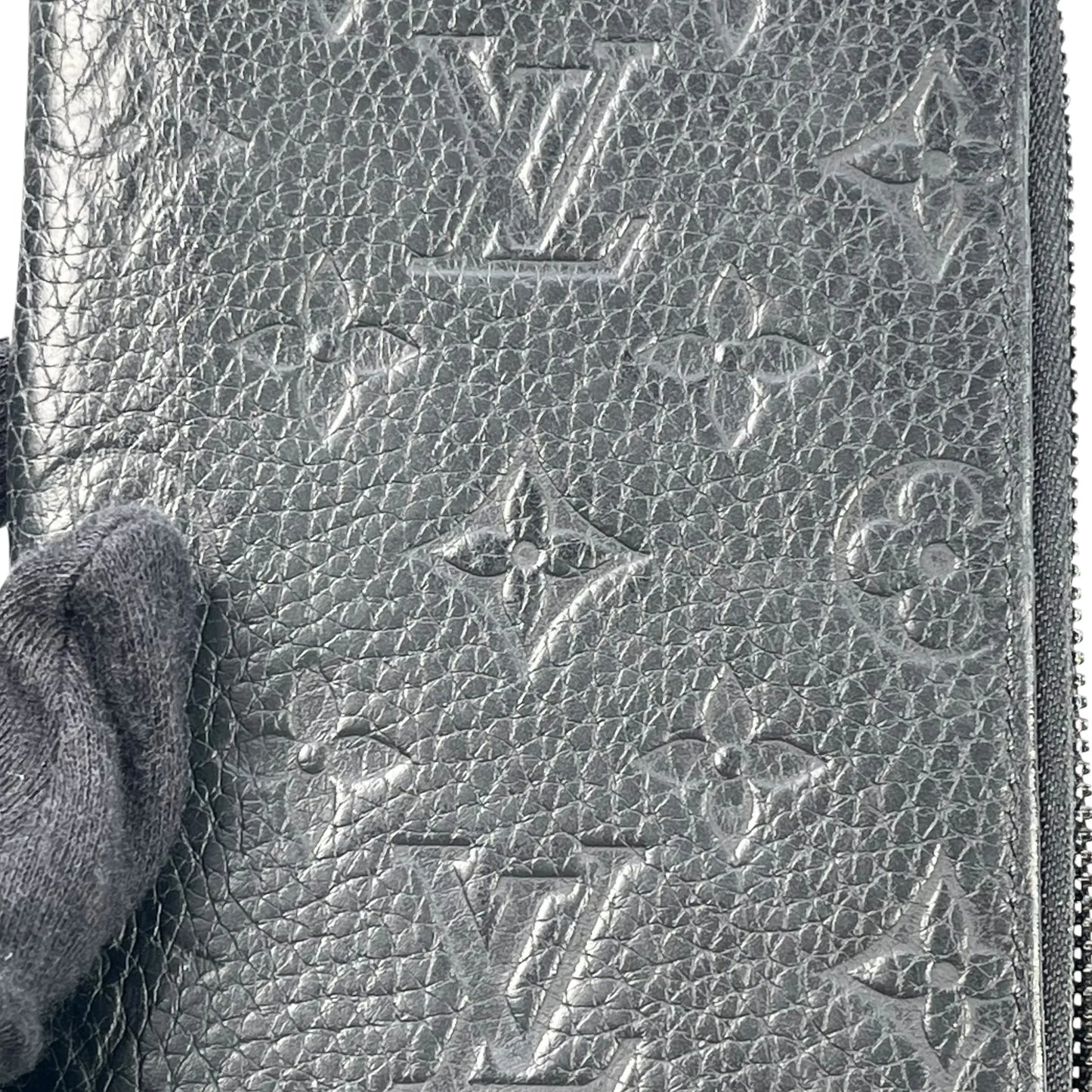 Louis Vuitton Vertical Monogram Taurillon Zippy Long Wallet - Black 