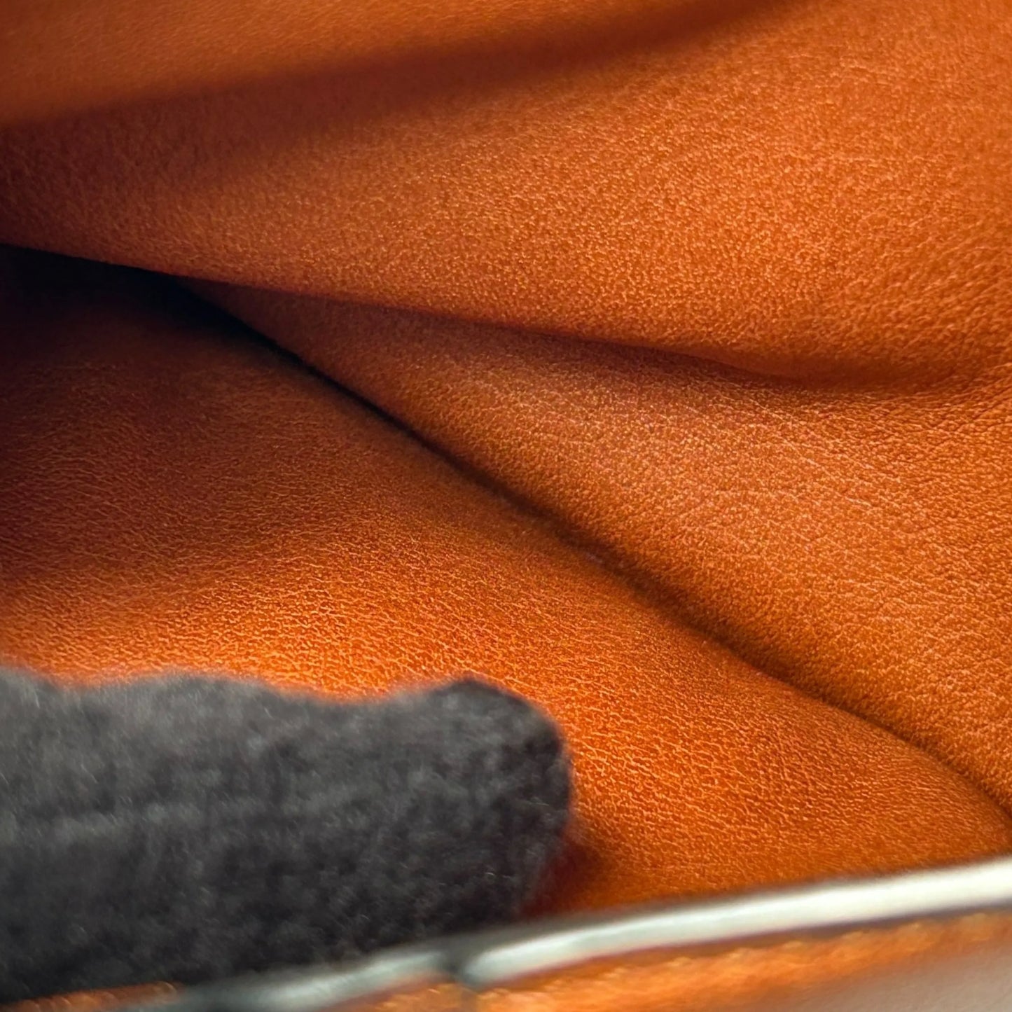 Loewe Vertical Small Wallet Calfskin Compact Wallet - Navy 