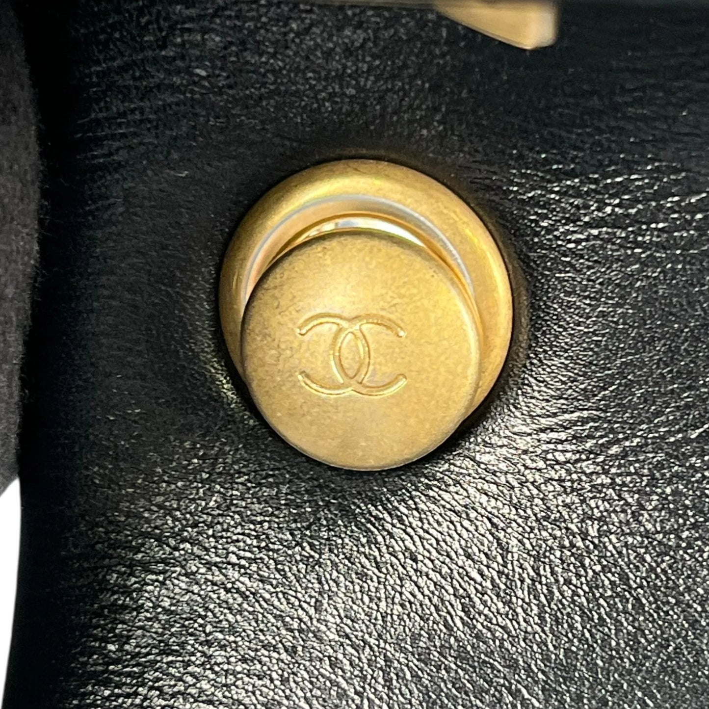 CHANEL Matelasse Lambskin Pearl Chain Shoulder Bag - Black