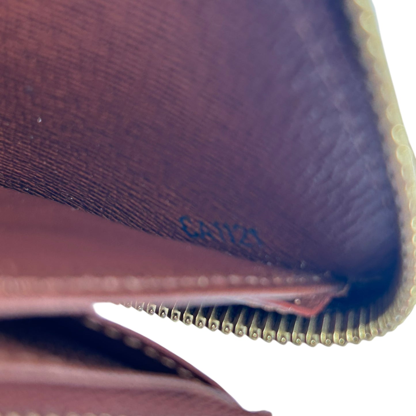 Louis Vuitton Zippy wallet