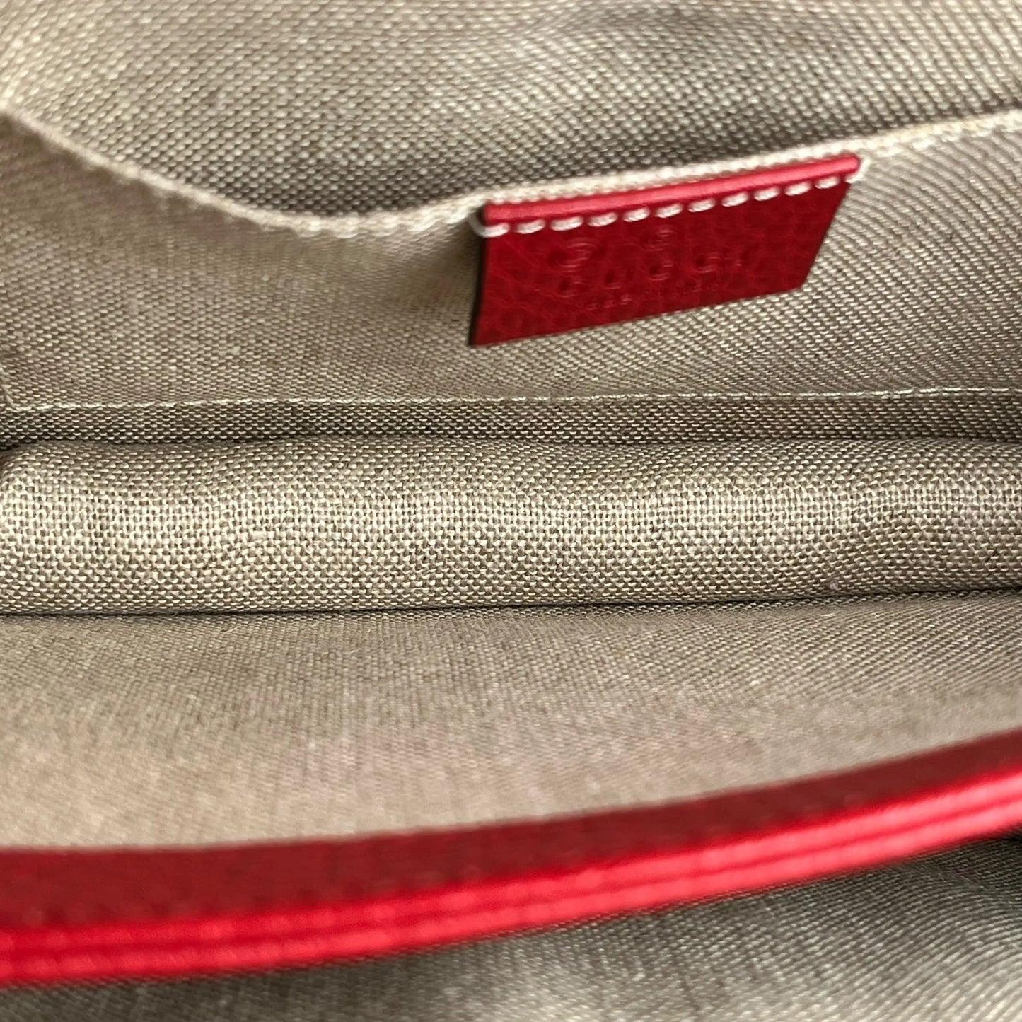 GUCCI Interloking G Shoulder Bag - Red