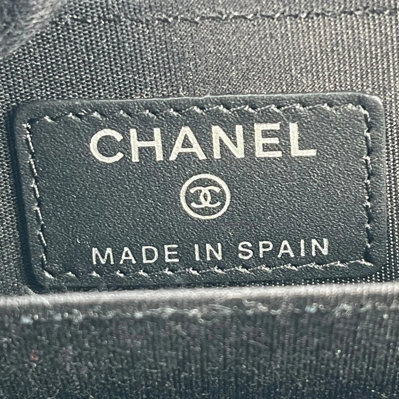 CHANEL CC Logo Caviarskin Zippy Card Case - Black