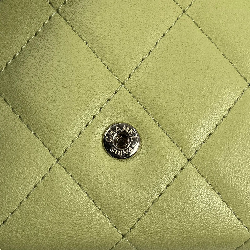 CHANEL Materasse Lambskin Card Case - Lime Yellow