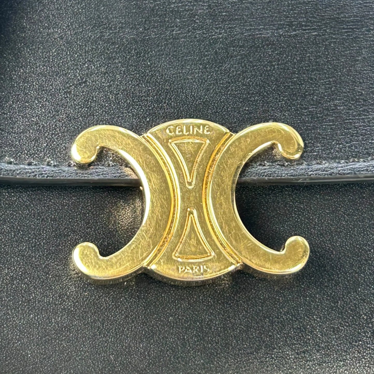 CELINE Triomphe Calfskin Compact Wallet - Black 