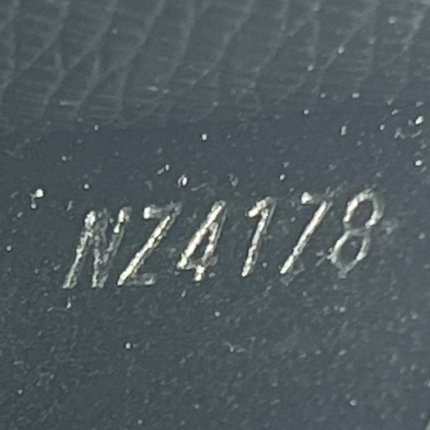 LOUIS VUITTON Taiga Leather Card Case and Coin Purse - Black 