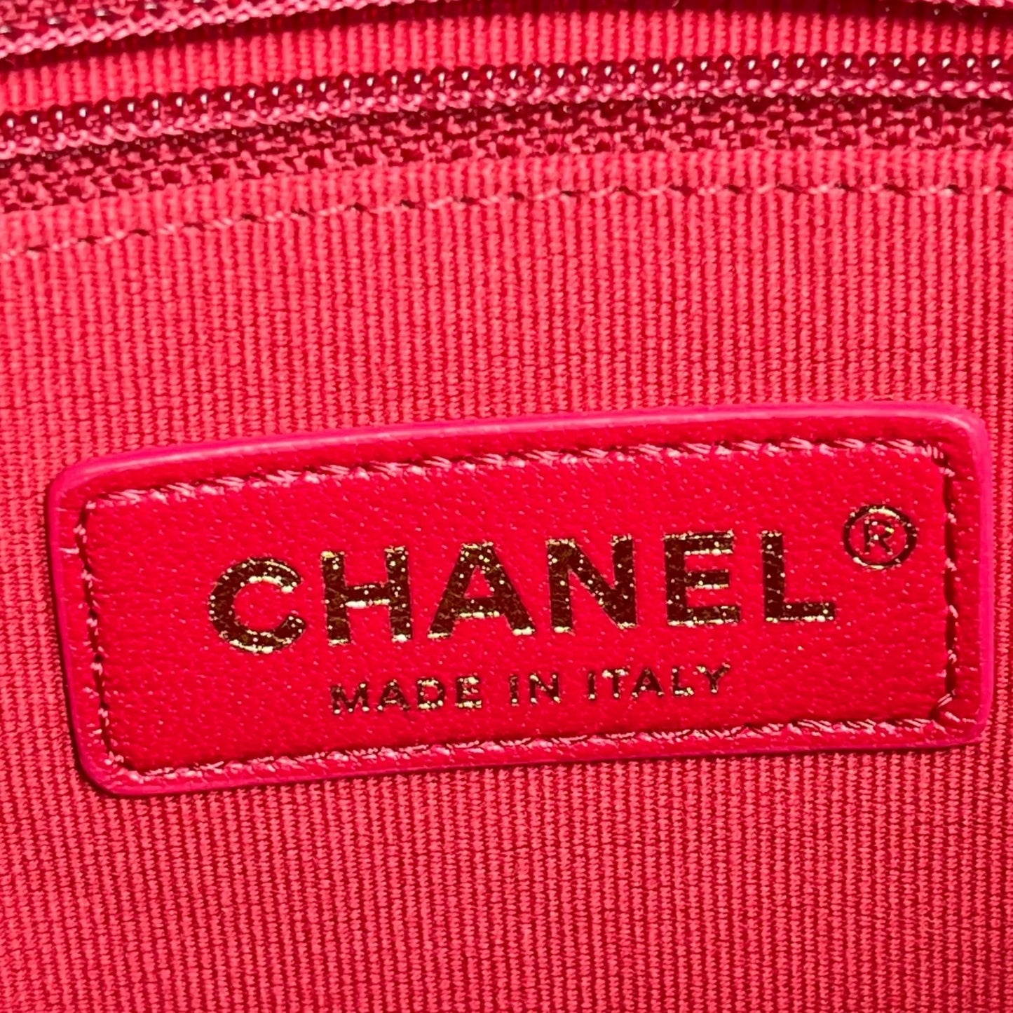 CHANEL Matelasse Lambskin Pearl Chain Shoulder Bag - Black