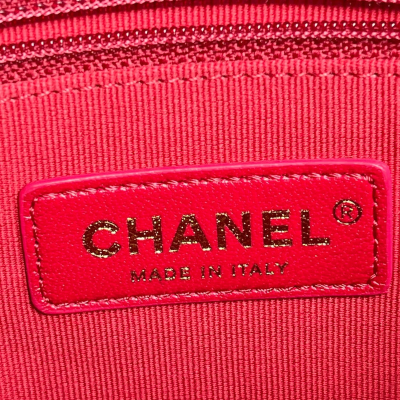 CHANEL Matelasse Lambskin Pearl Chain Shoulder Bag - Black