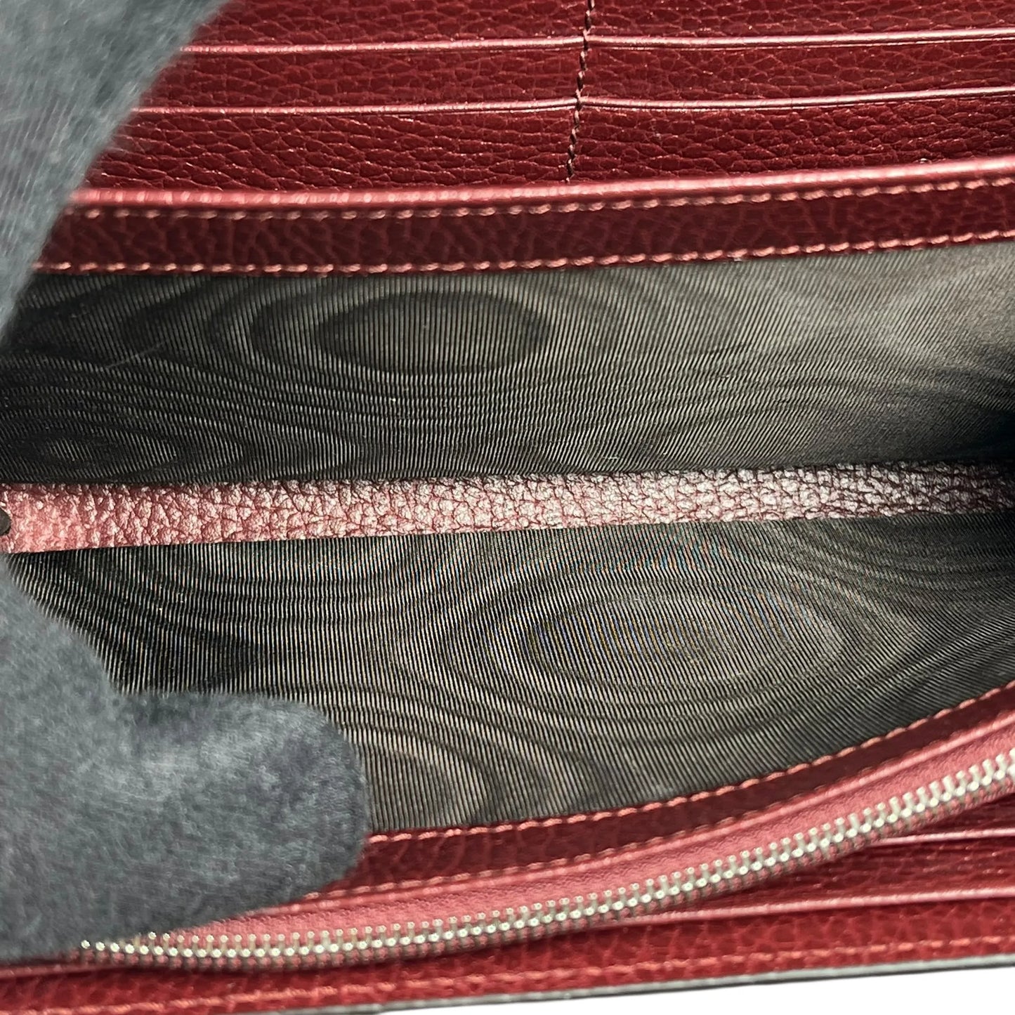 GUCCI Dionysus GG Supreme Chain Wallet - Red