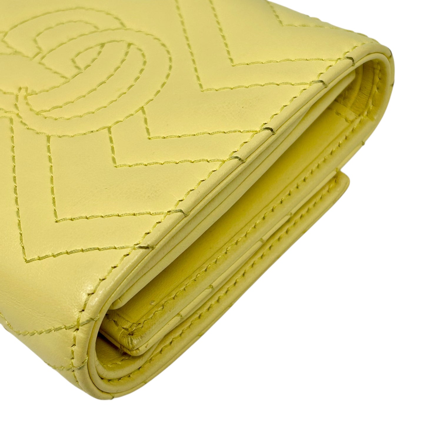 GUCCI GG Marmont Leather Compact Wallet - Yellow