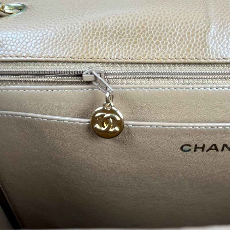 CHANEL Matelasse 30 Caviar Skin Gold Hardware Shoulder Bag - Beige Brown