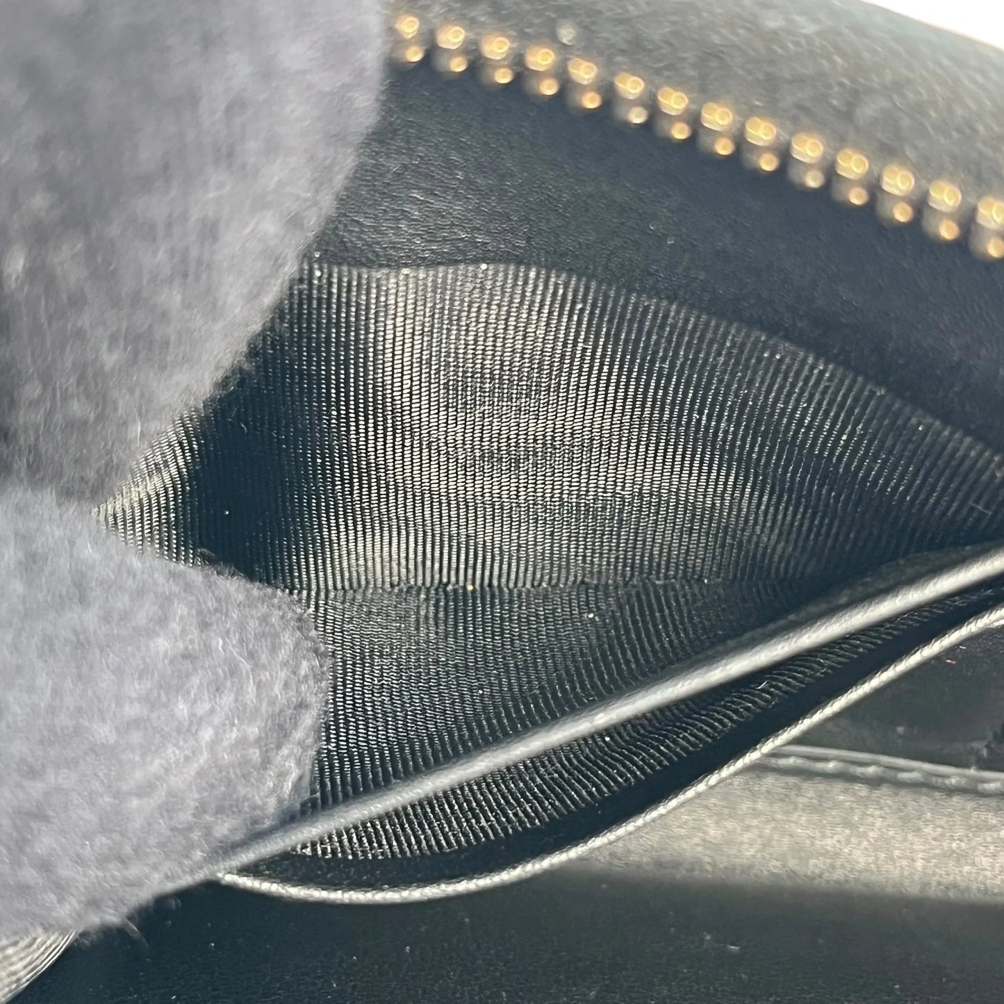 GUCCI Microguccissima Round Zip Long Wallet - Black