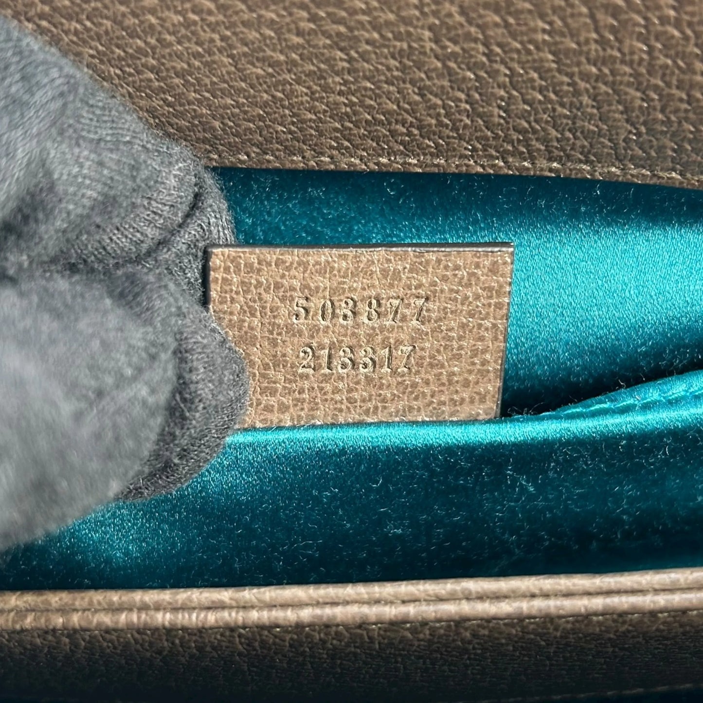 GUCCI Ophidia GG Medium Shoulder bag - Brown 