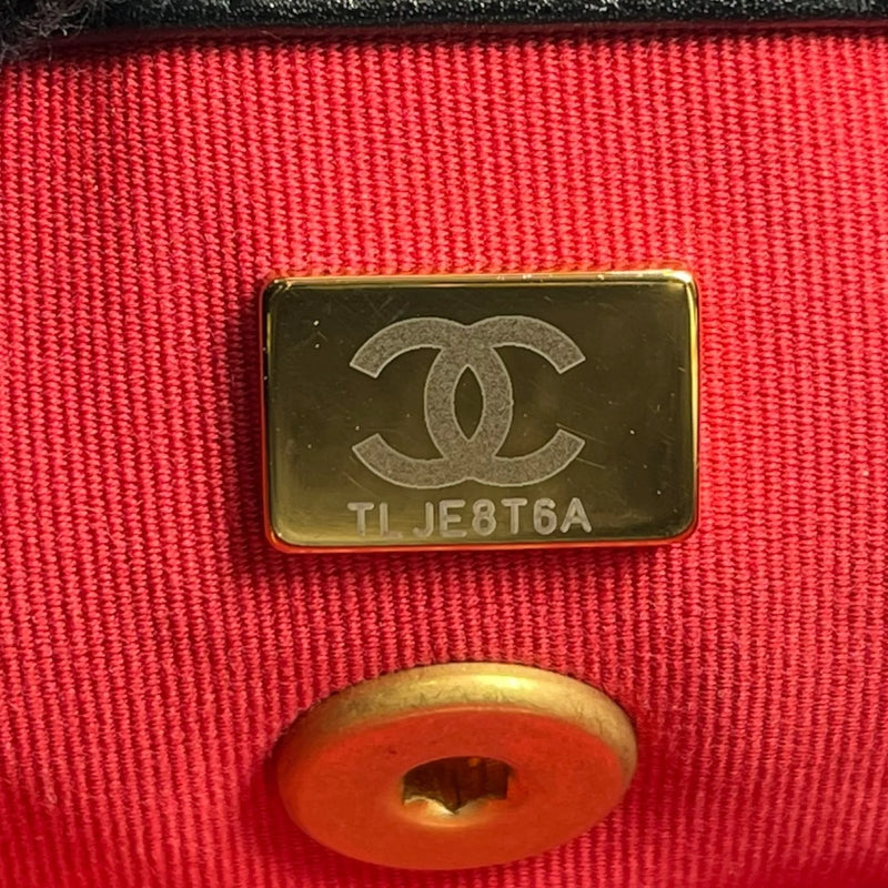 CHANEL Matelasse Lambskin Pearl Chain Shoulder Bag - Black