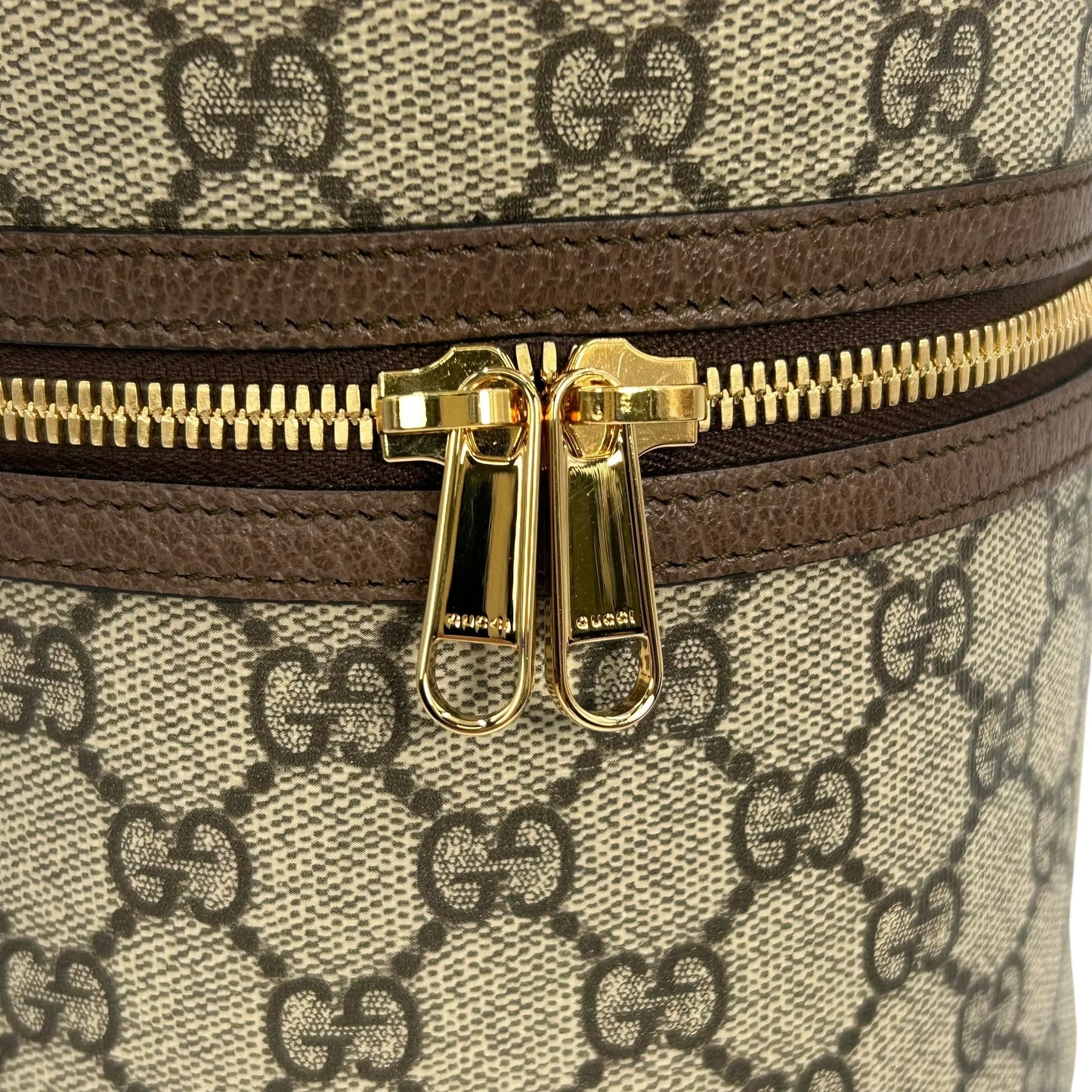 GUCCI Ophidia GG Supreme Canvas Cosmetic Case Handbag - Brown 