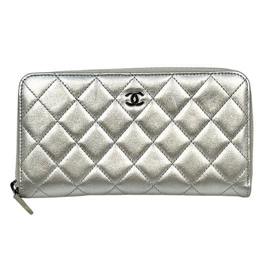 CHANEL Matlass Round Zipper Cocomark Silver