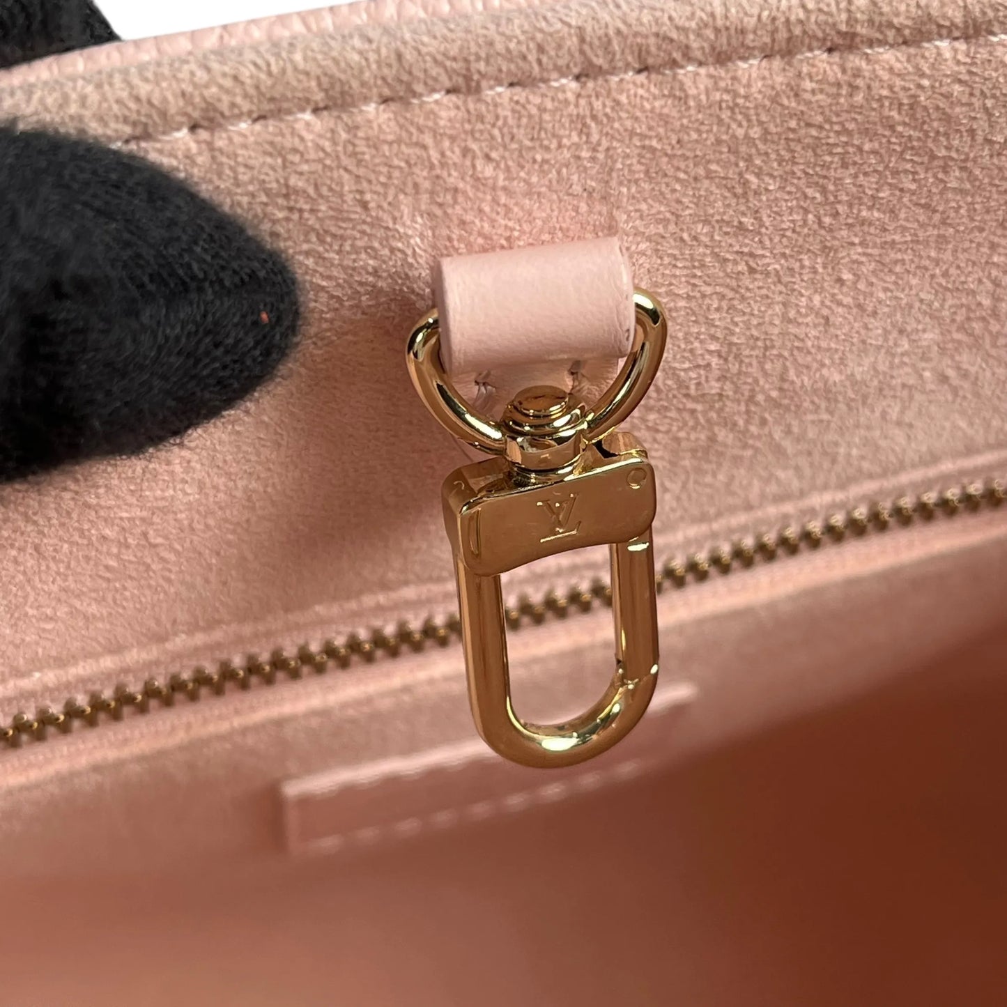 Louis Vuitton On The Go PM Monogram Empreinte - Pink