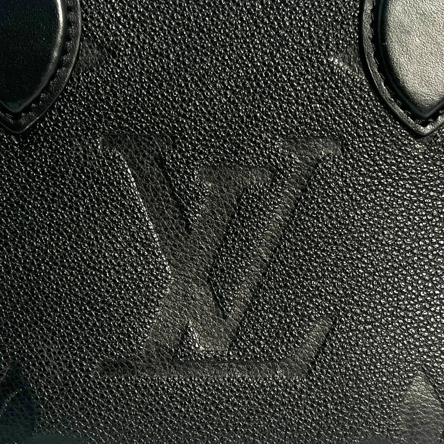 Louis Vuitton Monogram Empreinte On The Go PM - Black