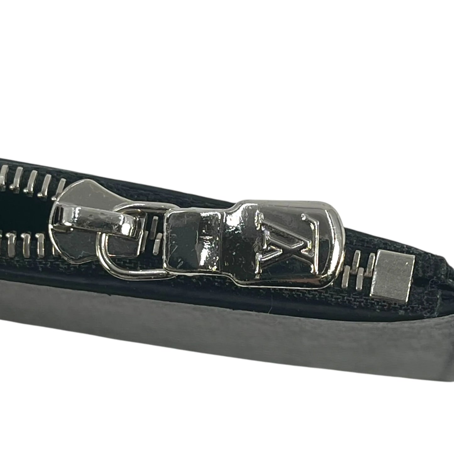 LOUIS VUITTON Taiga Leather Card Case and Coin Purse - Black 