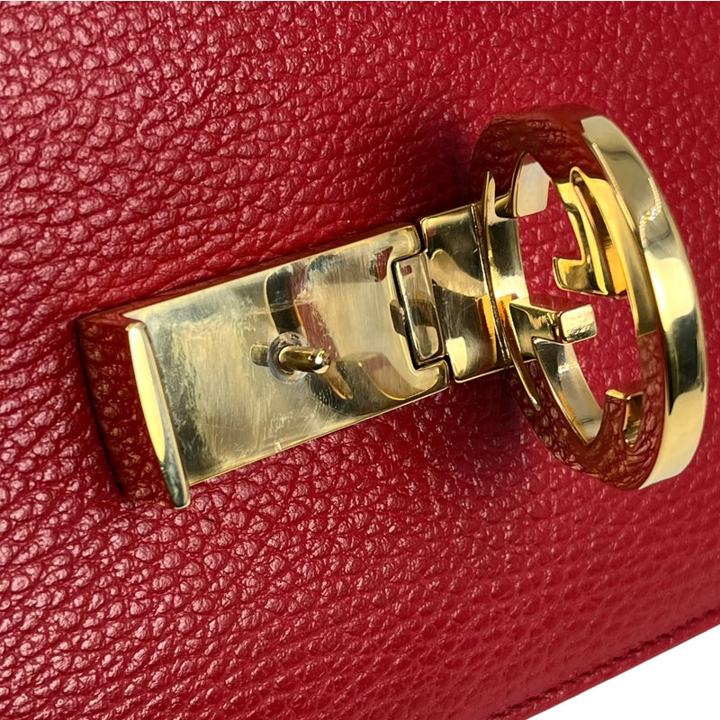 GUCCI Interlocking G Chain Shoulder Bag - Red 
