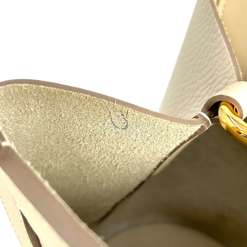 HERMES In the Loop 18 Leather K Stamp (Made in 2025) Handbag - White 