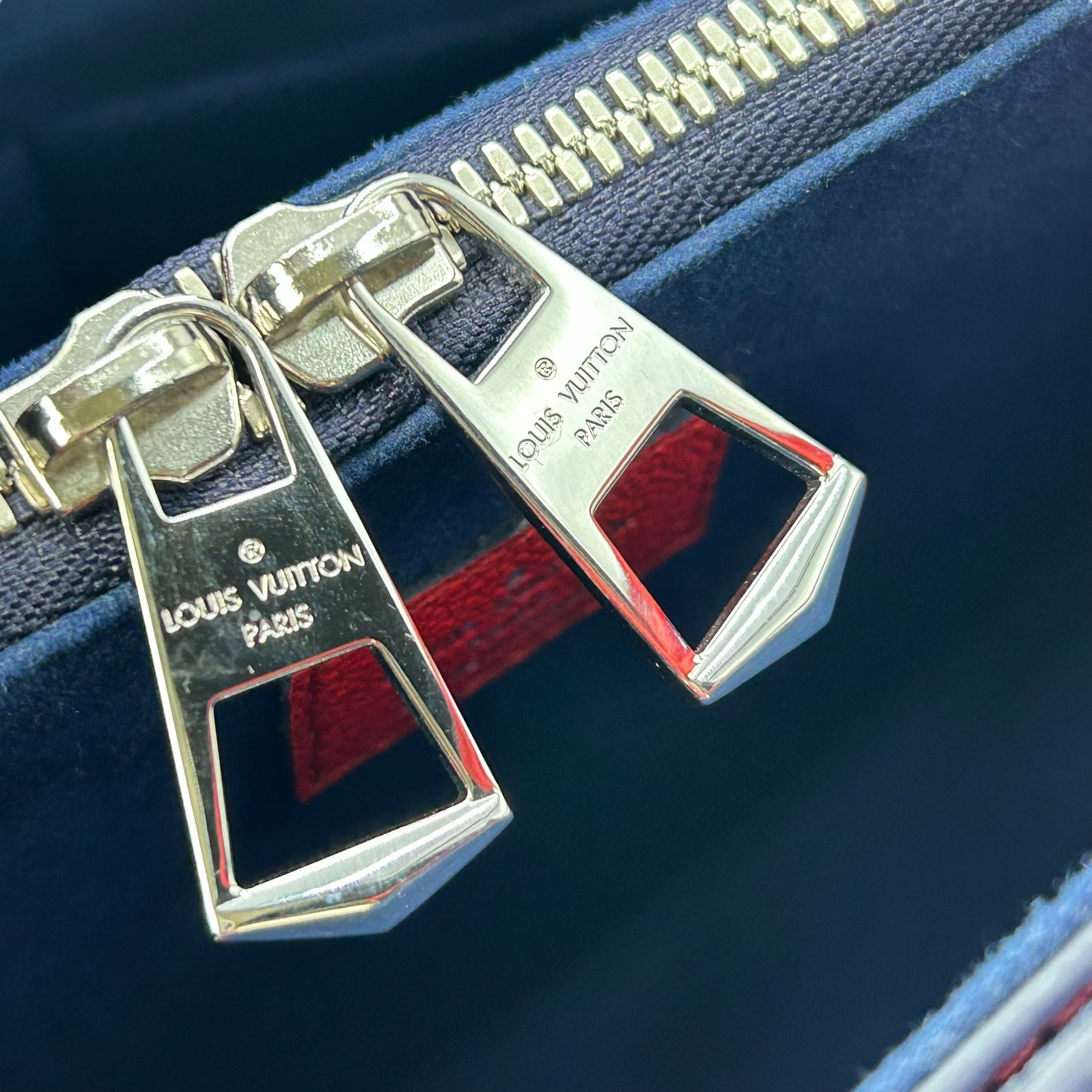 Louis Vuitton ツイスト トート コクリコ エピ レザー ハンドバッグ - レッド