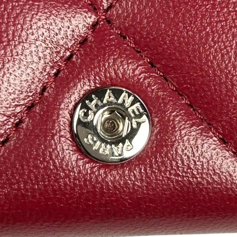 CHANEL Materasse Chanel 19 Compact Wallet - Red