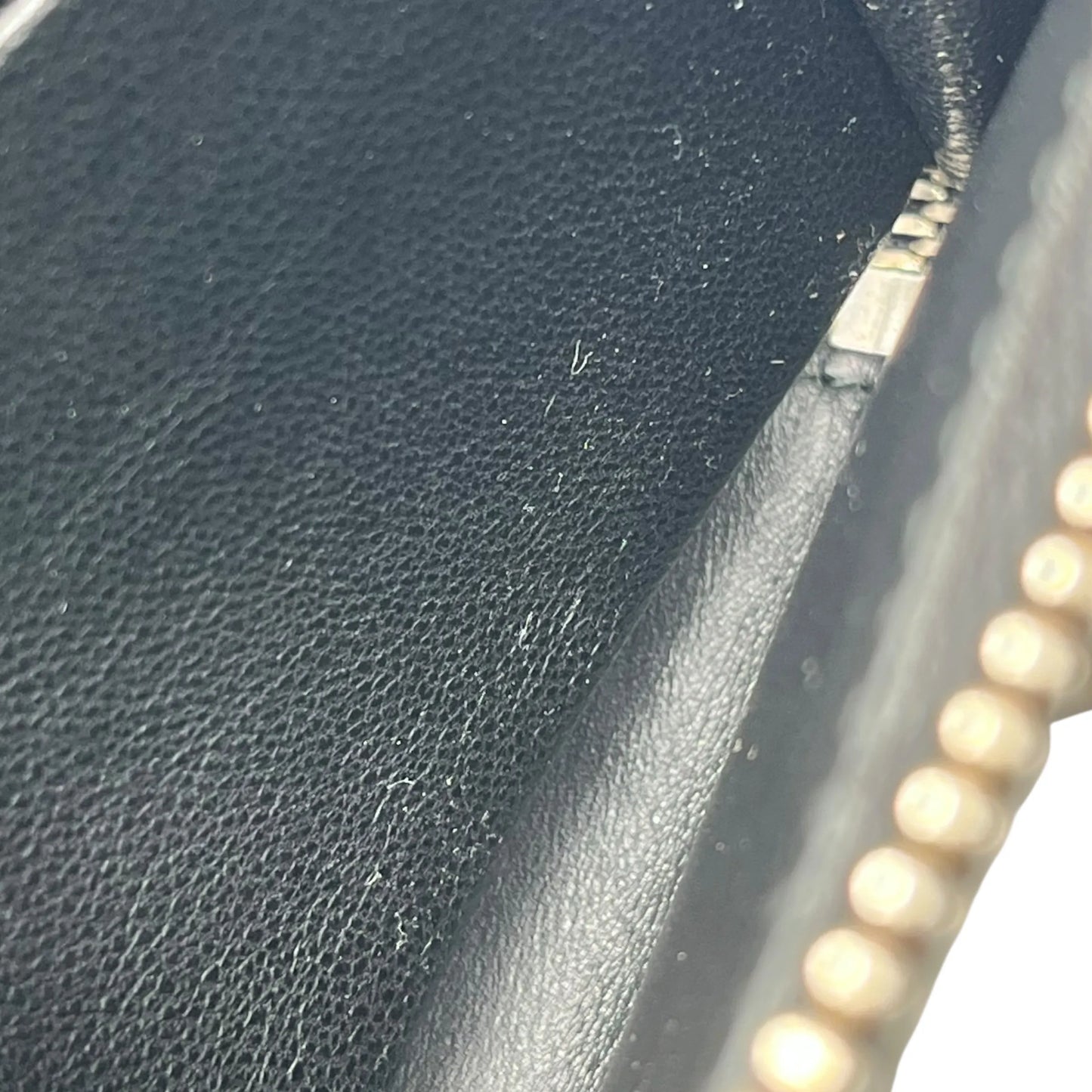 GUCCI GG Leather Round Zip Coin Case - Black 