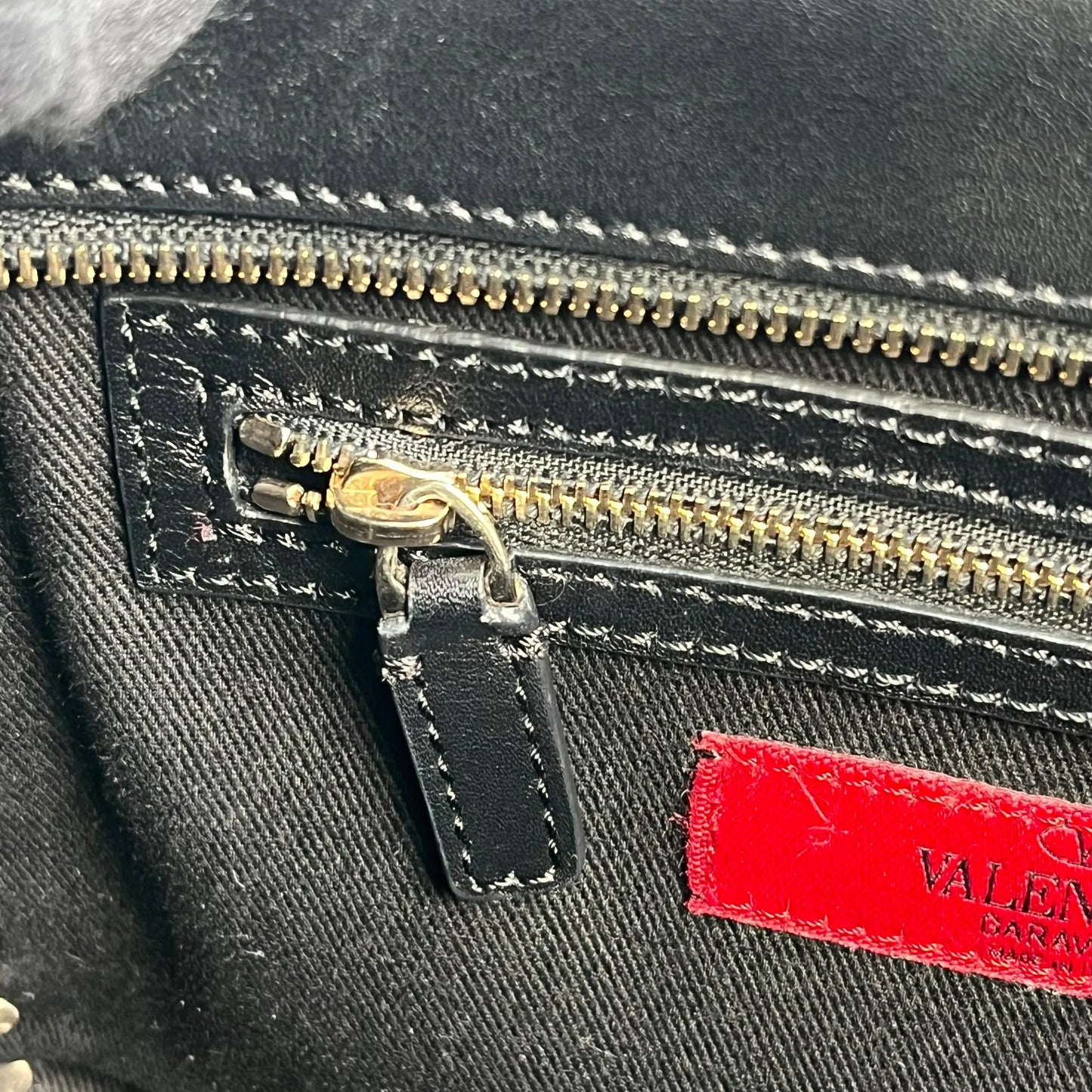 Valentino Garavani Rockstud Hand Bag Shoulder Bag - Black