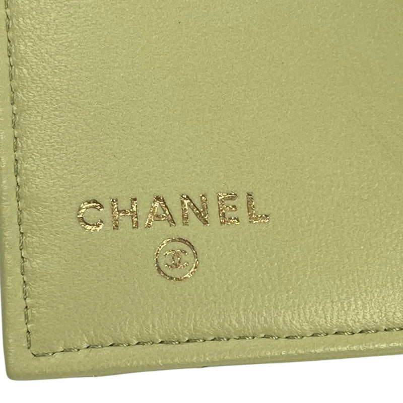 CHANEL Materasse Lambskin Card Case - Lime Yellow