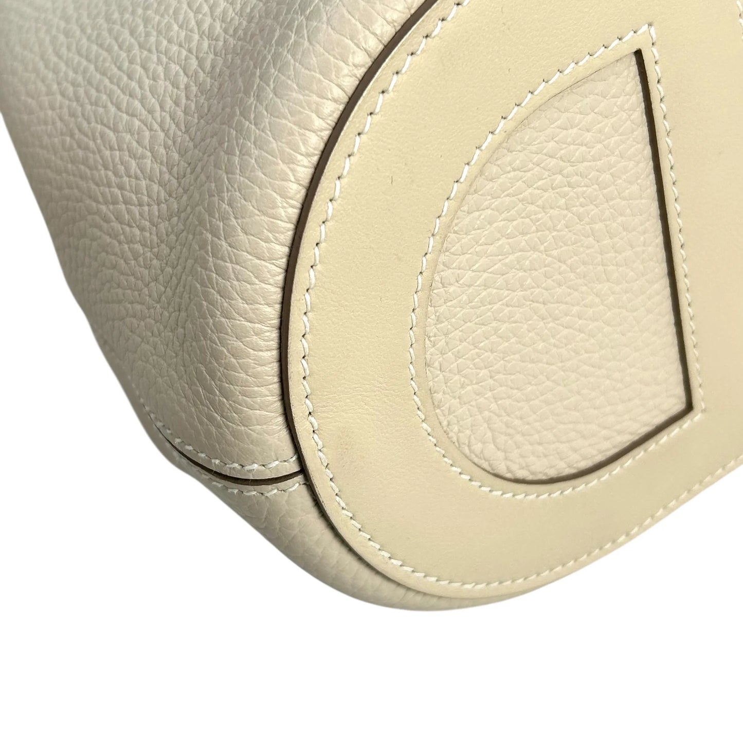 HERMES In the Loop 18 Leather K Stamp (Made in 2025) Handbag - White 