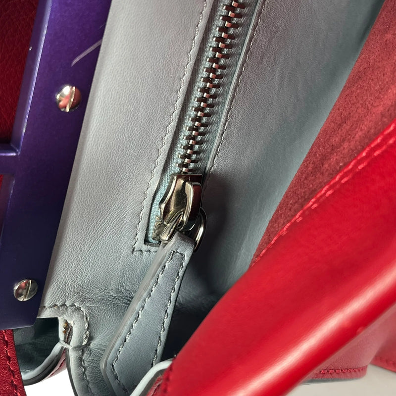 Fendi Peekaboo Iconic Medium Hand Bag Shoulder Bag - Red