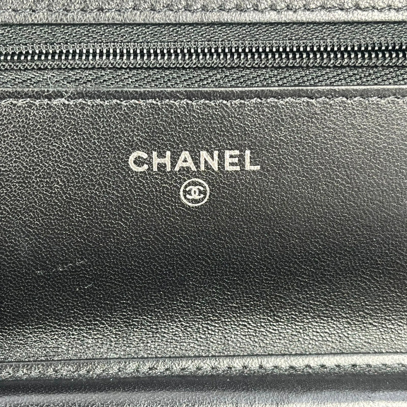 CHANEL Matelasse Lamskin Chain Wallet - Black