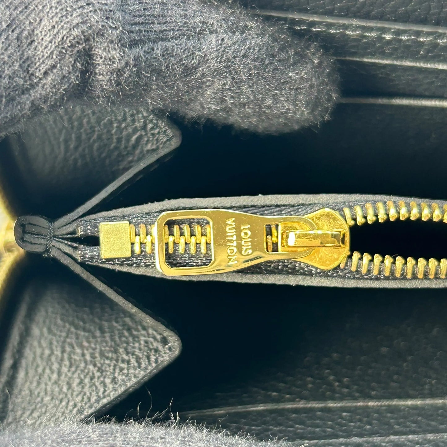 LOUIS VUITTON Portefeuille Monogram Empreinte Long Wallet - Black 