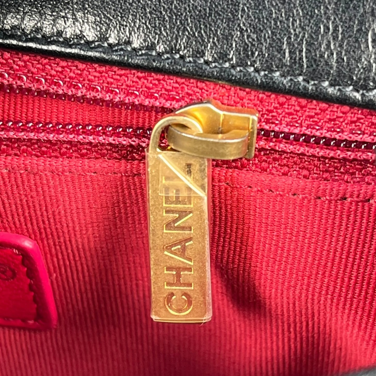 CHANEL Matelasse Lambskin Pearl Chain Shoulder Bag - Black