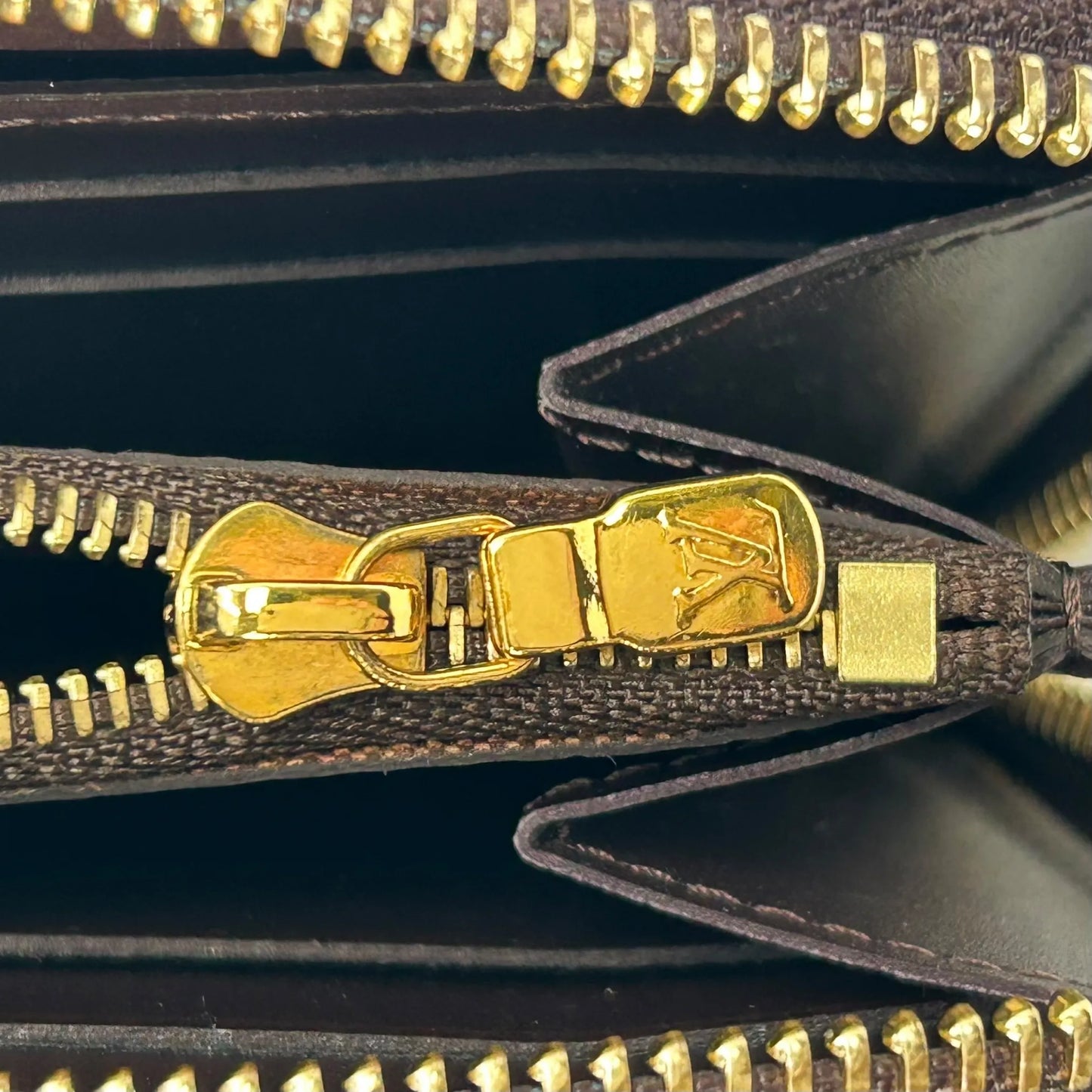 LOUIS VUITTON Portefeuille Miroir Bicolor Vernis Long Wallet - Darkbrown × Red
