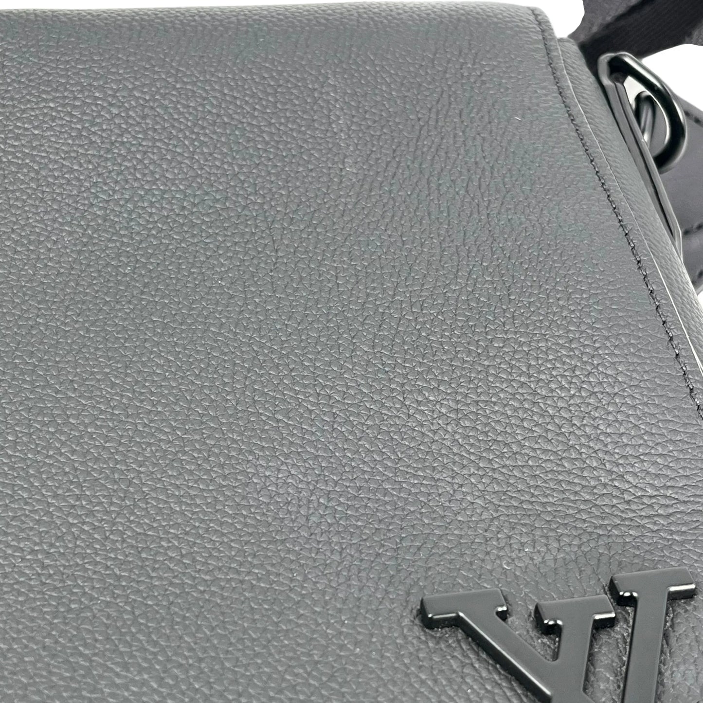 Louis Vuitton テイクオフ メッセンジャー PM カーフレザー ショルダーバッグ - ブラック