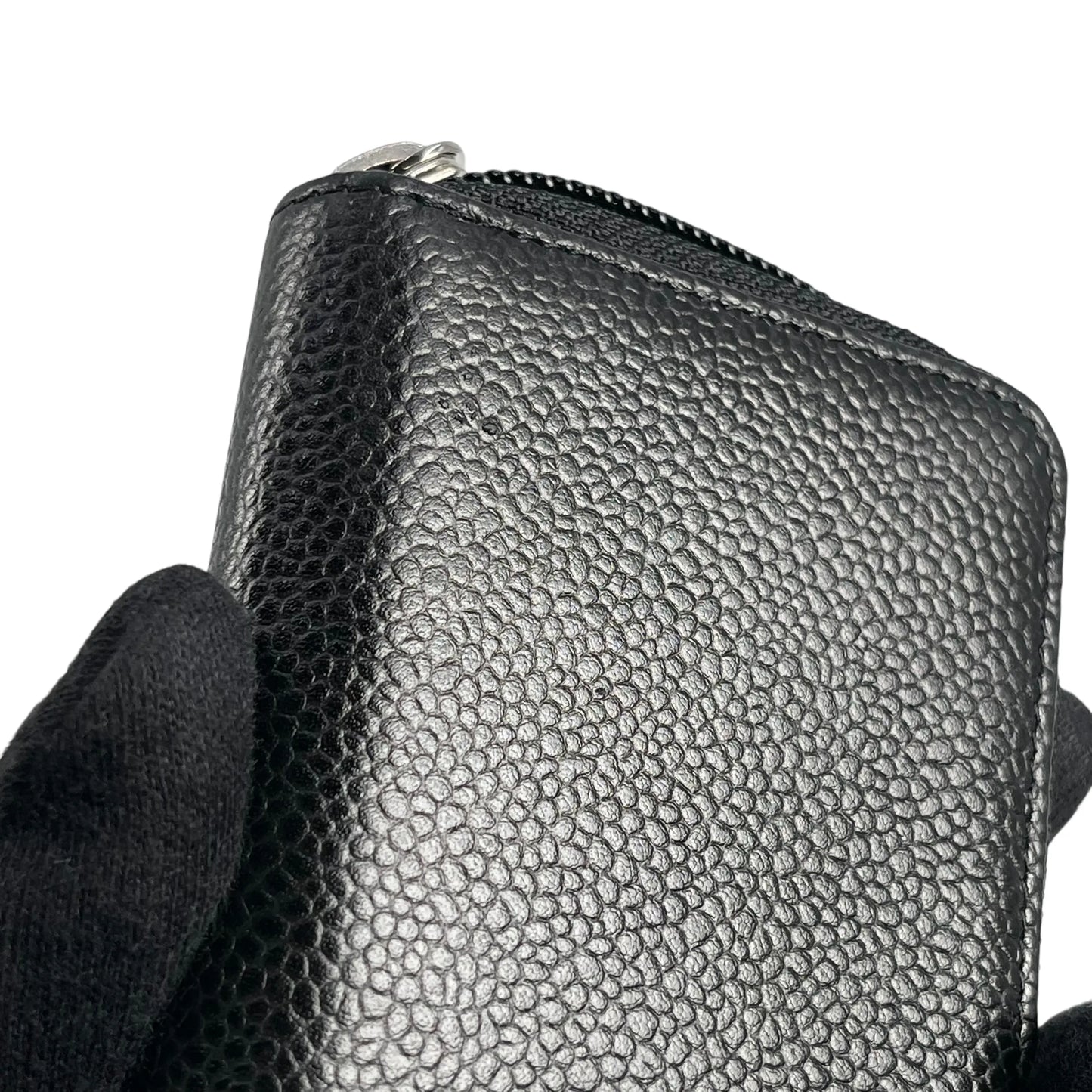 CHANEL CC Logo Caviarskin Zippy Card Case - Black