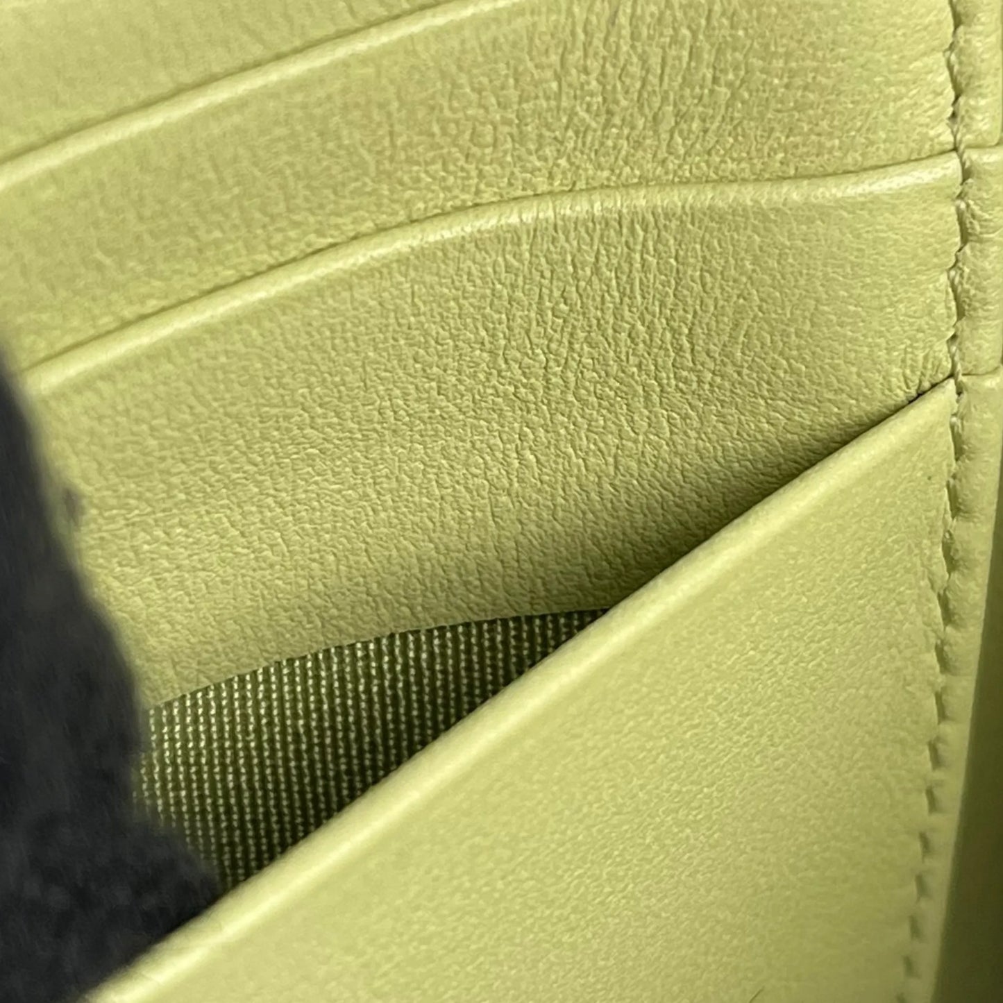 CHANEL Materasse Lambskin Card Case - Lime Yellow