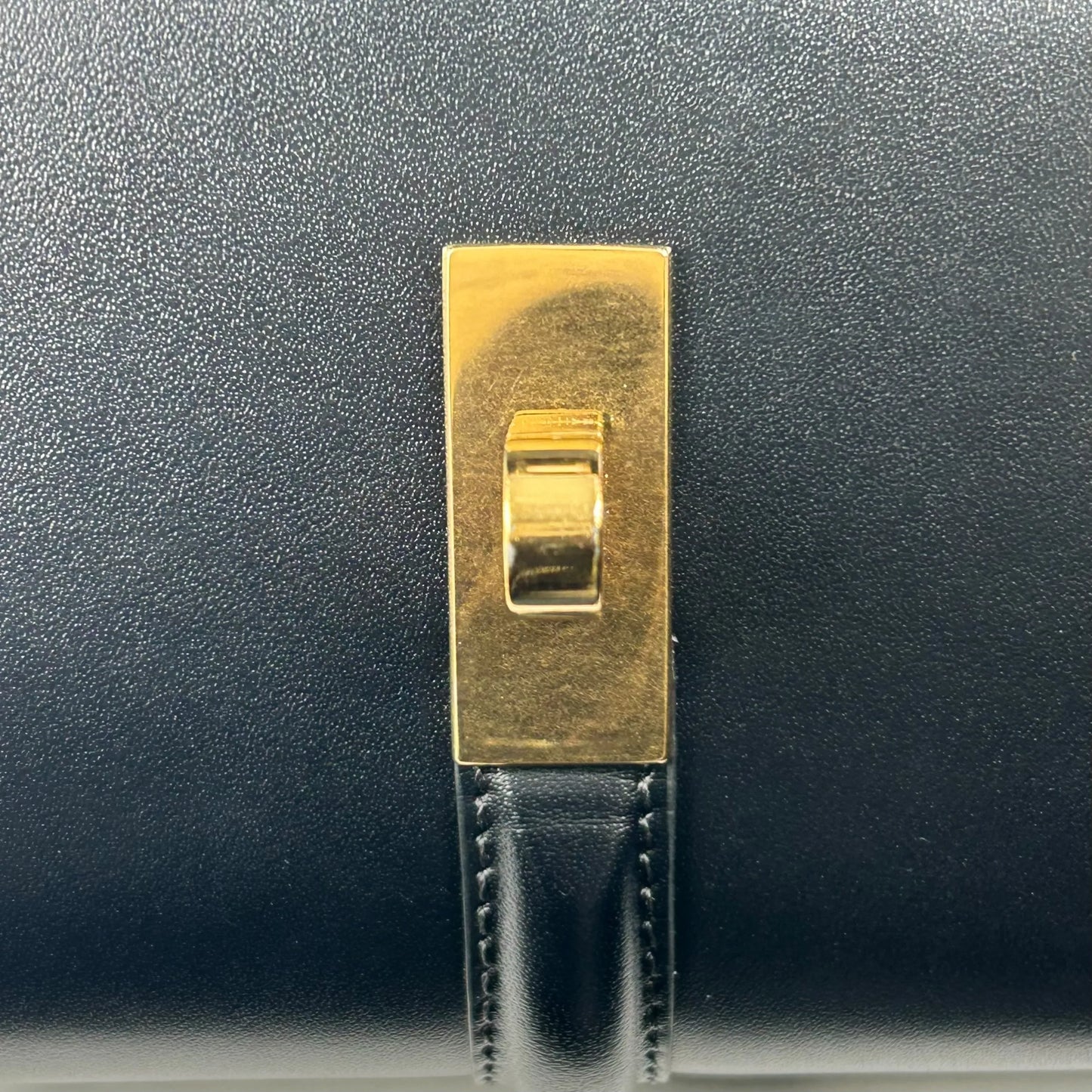 CELINE Trifold Calfskin Compact Wallet 16 - Black