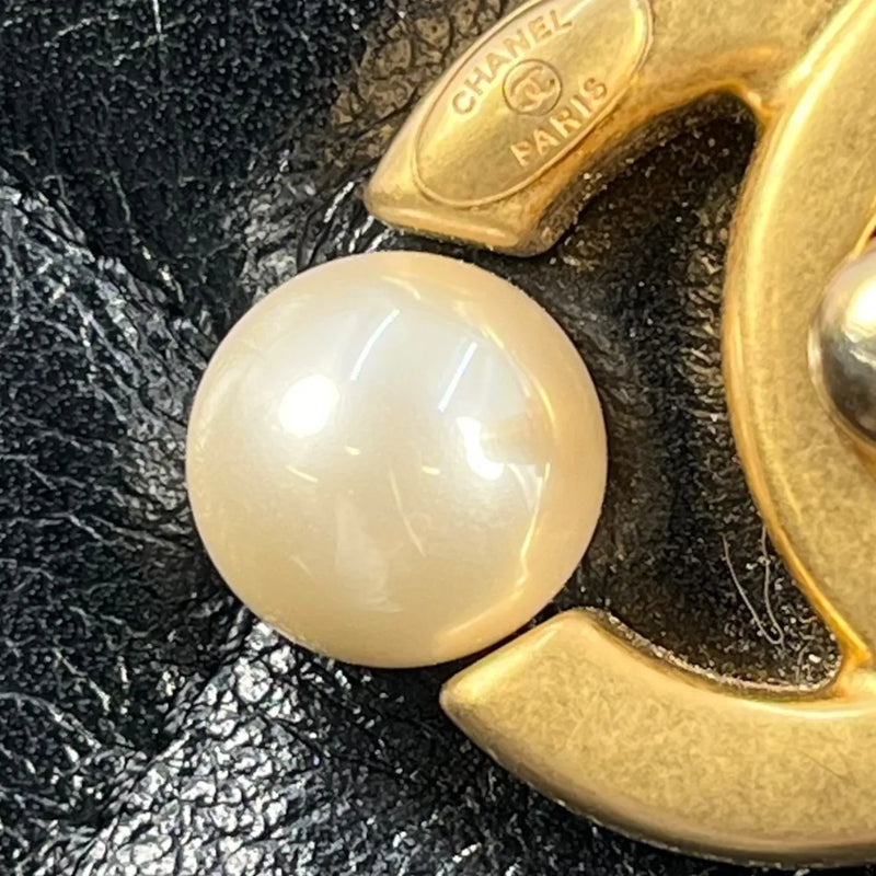 CHANEL Matelasse Lambskin Pearl Chain Shoulder Bag - Black